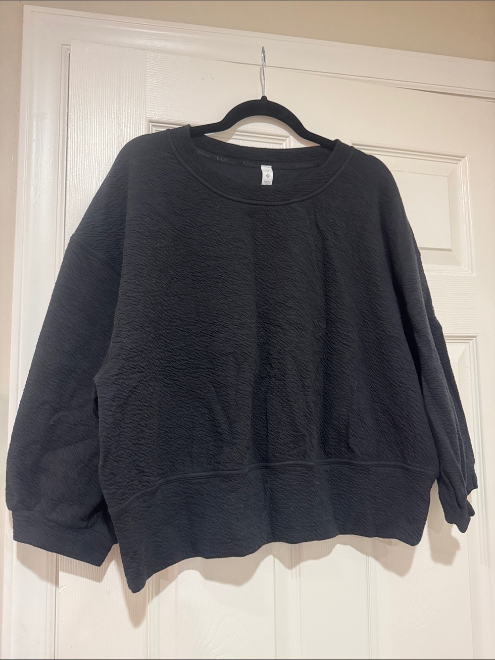 Lululemon/Black Textured Crewneck Pullover/Sweatshirt/Size 14/NWT! NEVER WORN!!